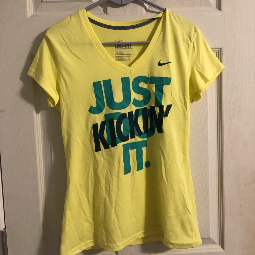 Nike top